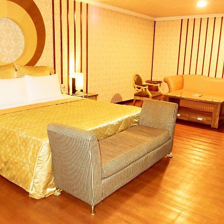 Huang Xing Motel Pingtung Esterno foto
