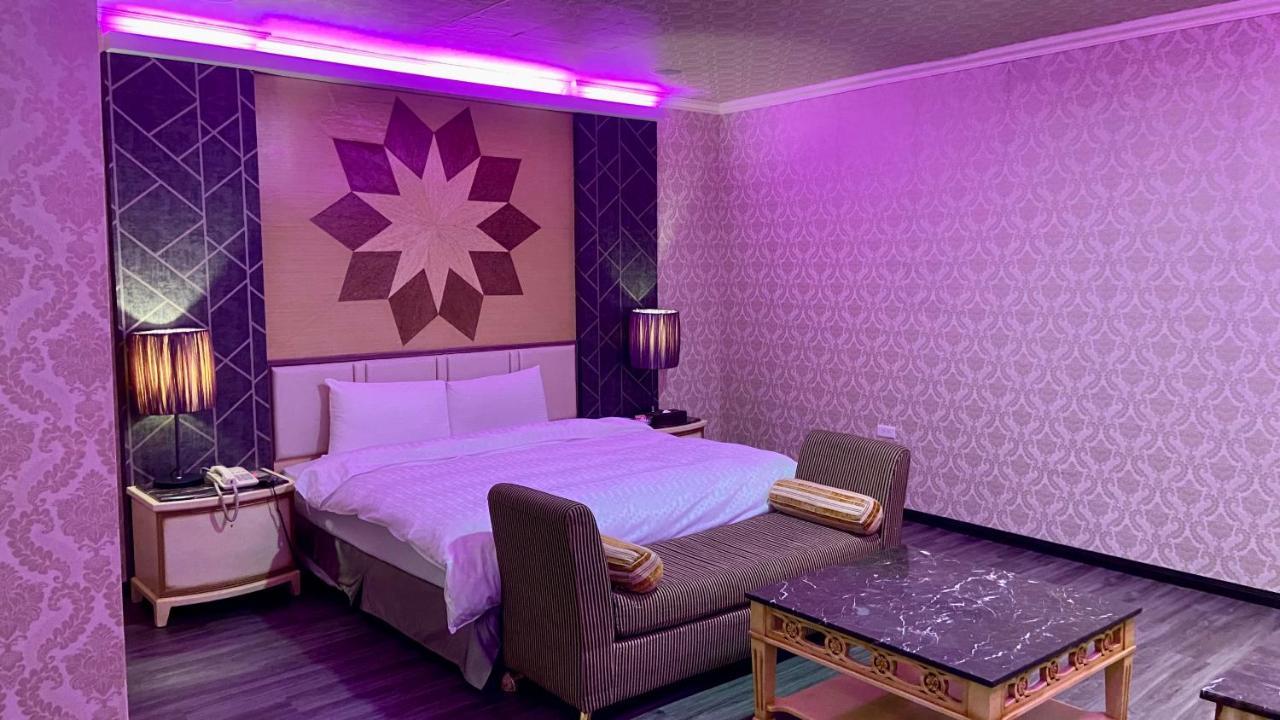 Huang Xing Motel Pingtung Esterno foto