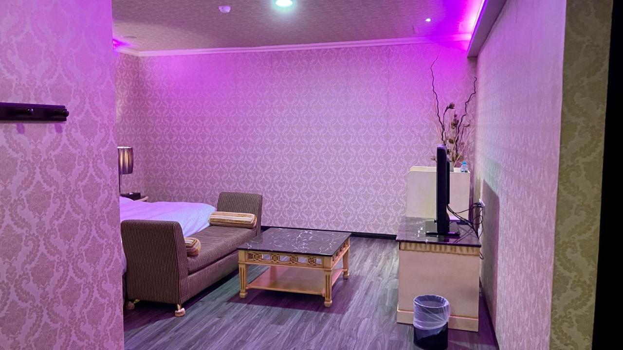 Huang Xing Motel Pingtung Esterno foto