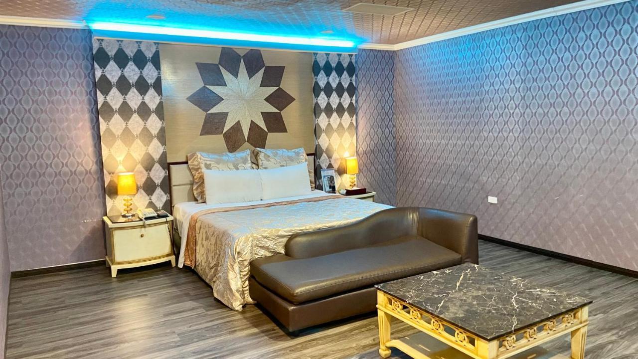 Huang Xing Motel Pingtung Esterno foto