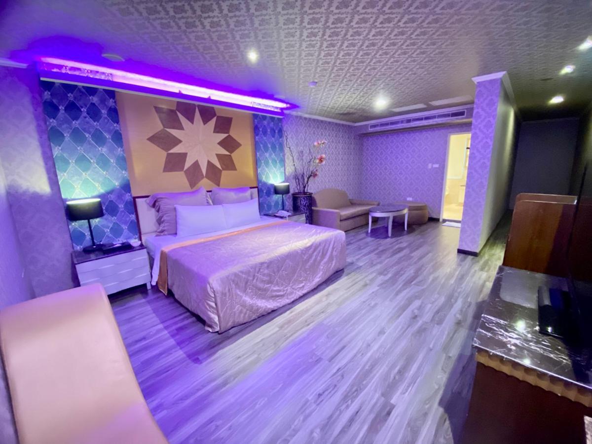 Huang Xing Motel Pingtung Esterno foto