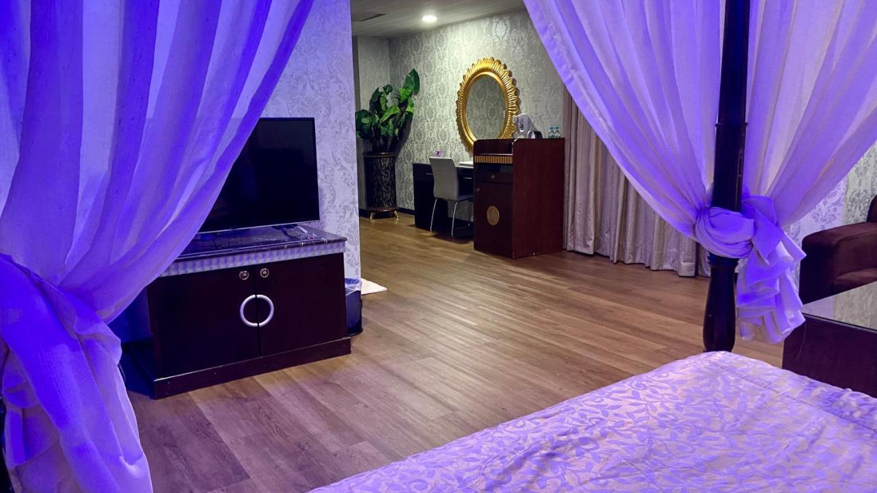 Huang Xing Motel Pingtung Esterno foto