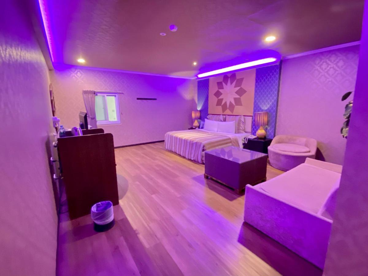 Huang Xing Motel Pingtung Esterno foto