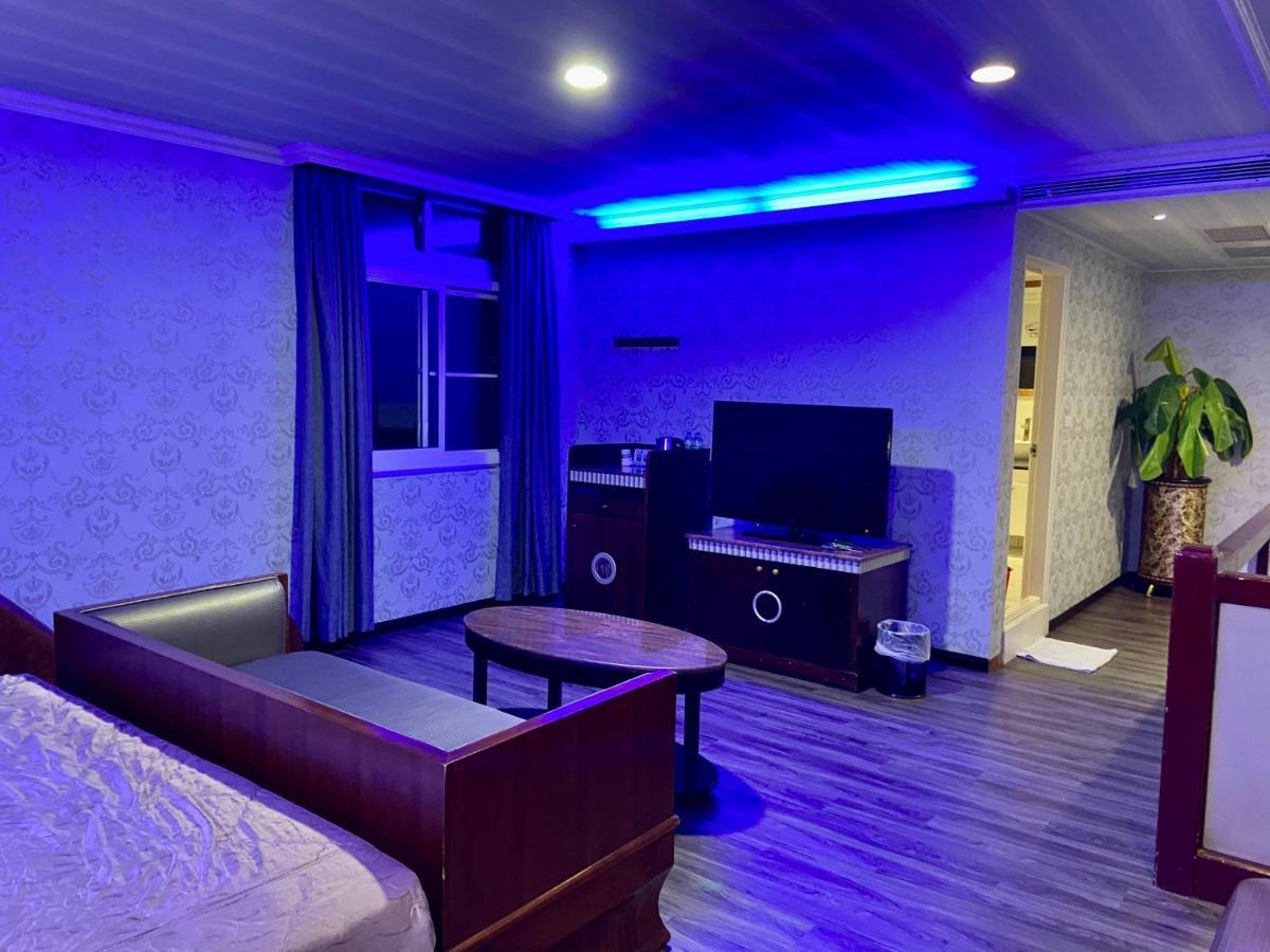 Huang Xing Motel Pingtung Esterno foto