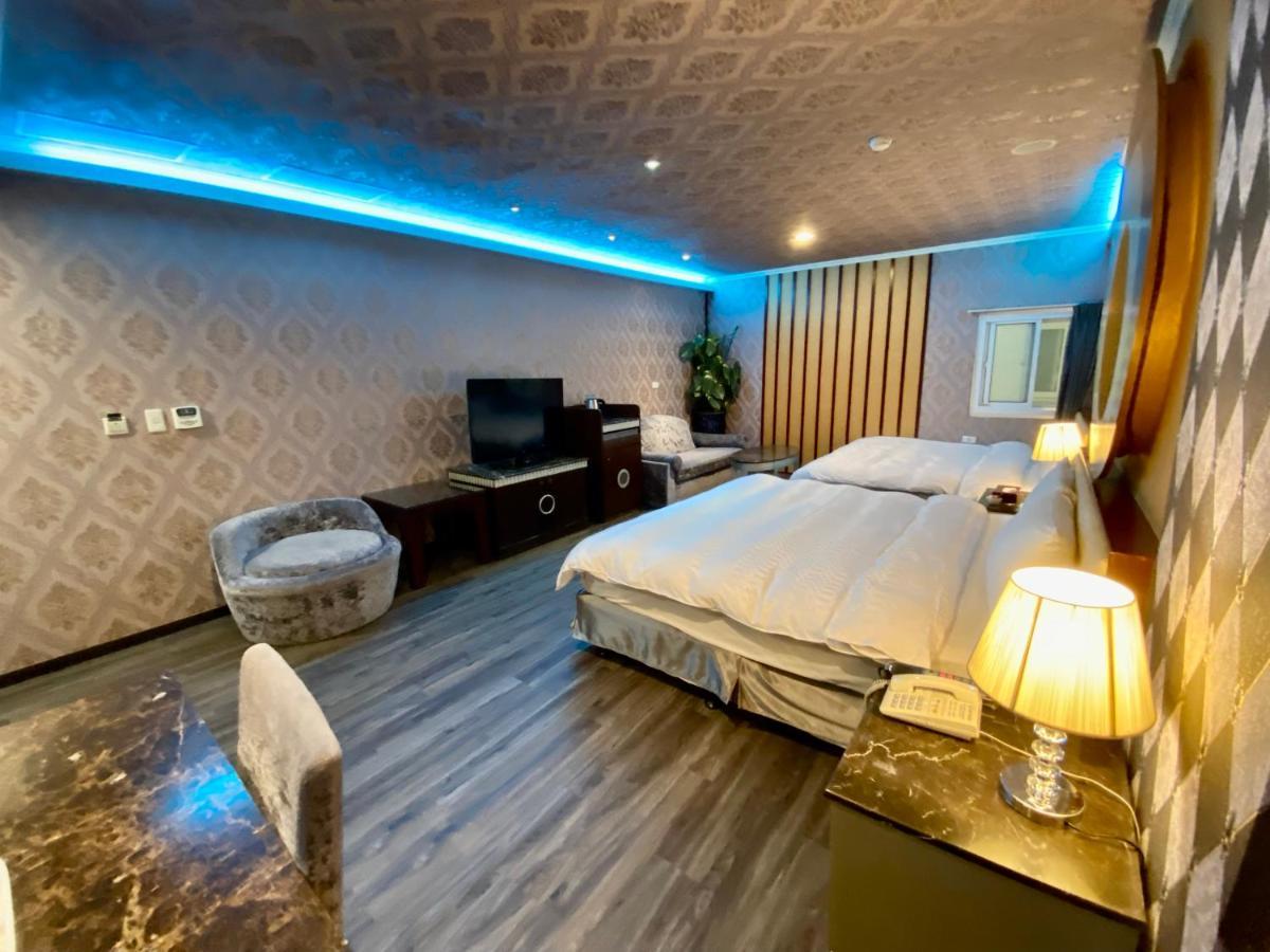 Huang Xing Motel Pingtung Esterno foto