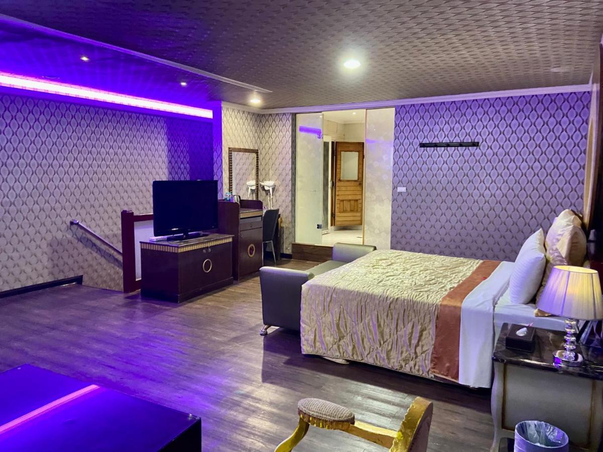 Huang Xing Motel Pingtung Esterno foto