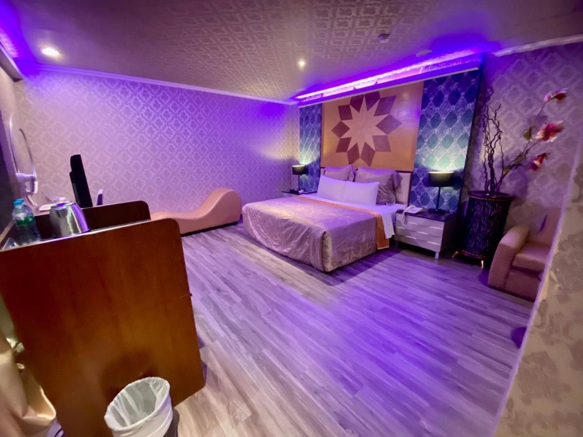 Huang Xing Motel Pingtung Esterno foto