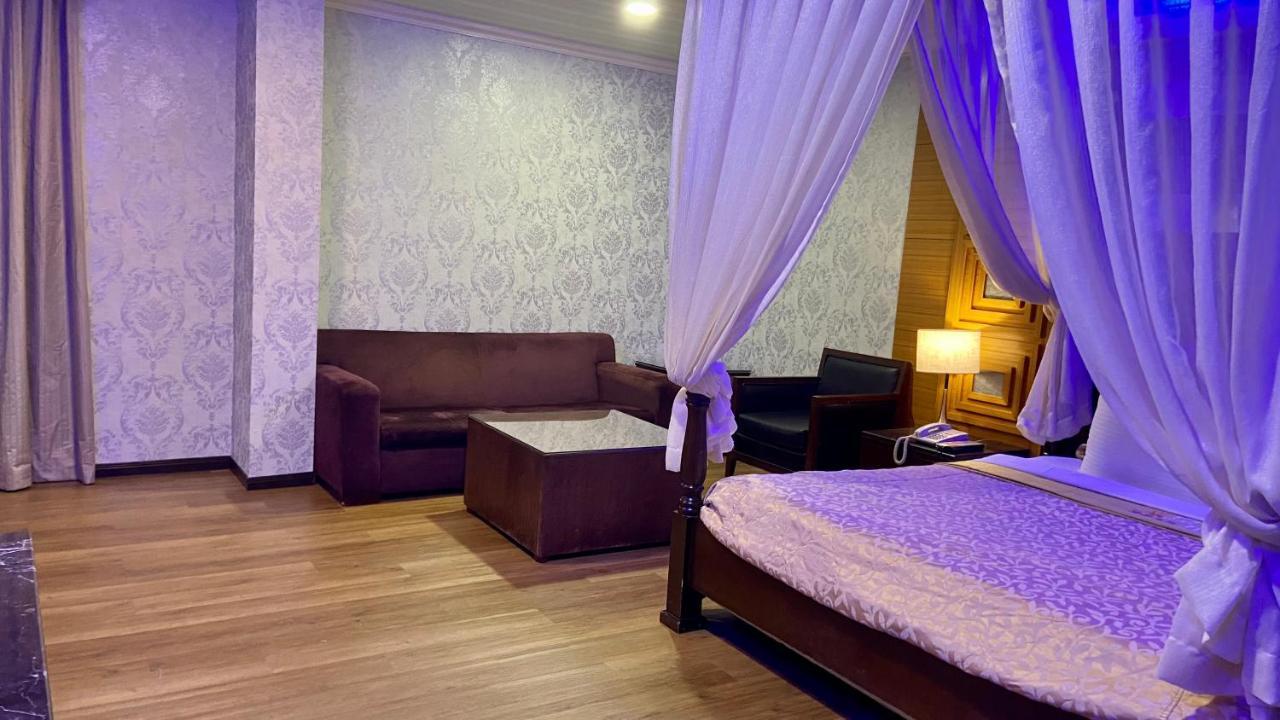 Huang Xing Motel Pingtung Esterno foto