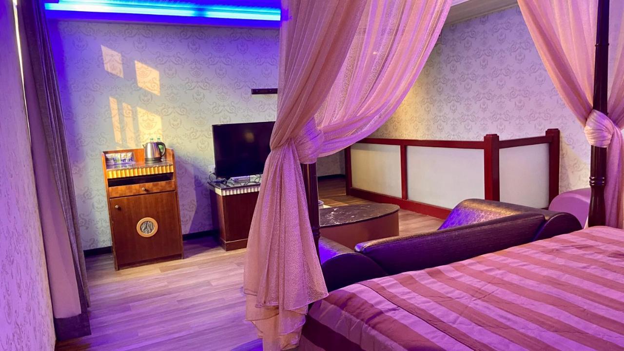 Huang Xing Motel Pingtung Esterno foto