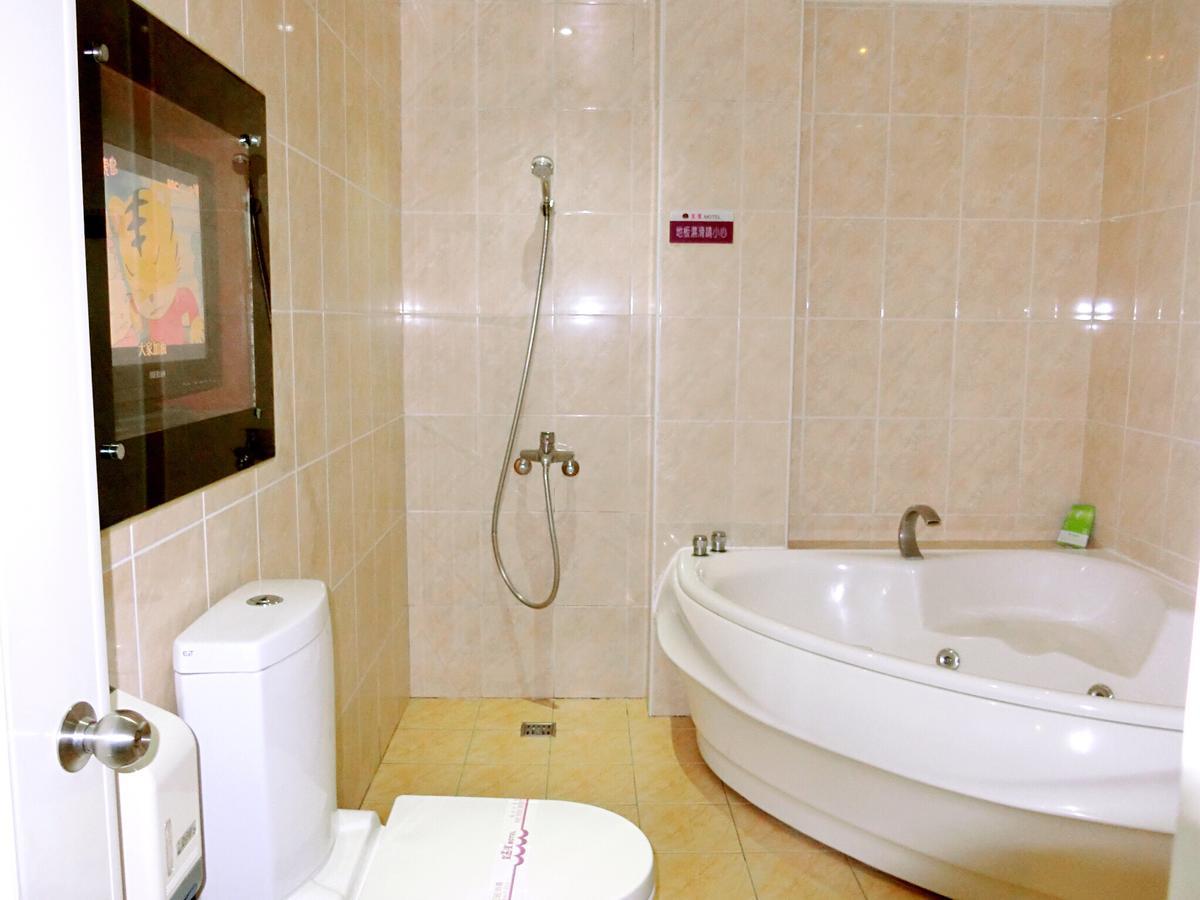 Huang Xing Motel Pingtung Esterno foto