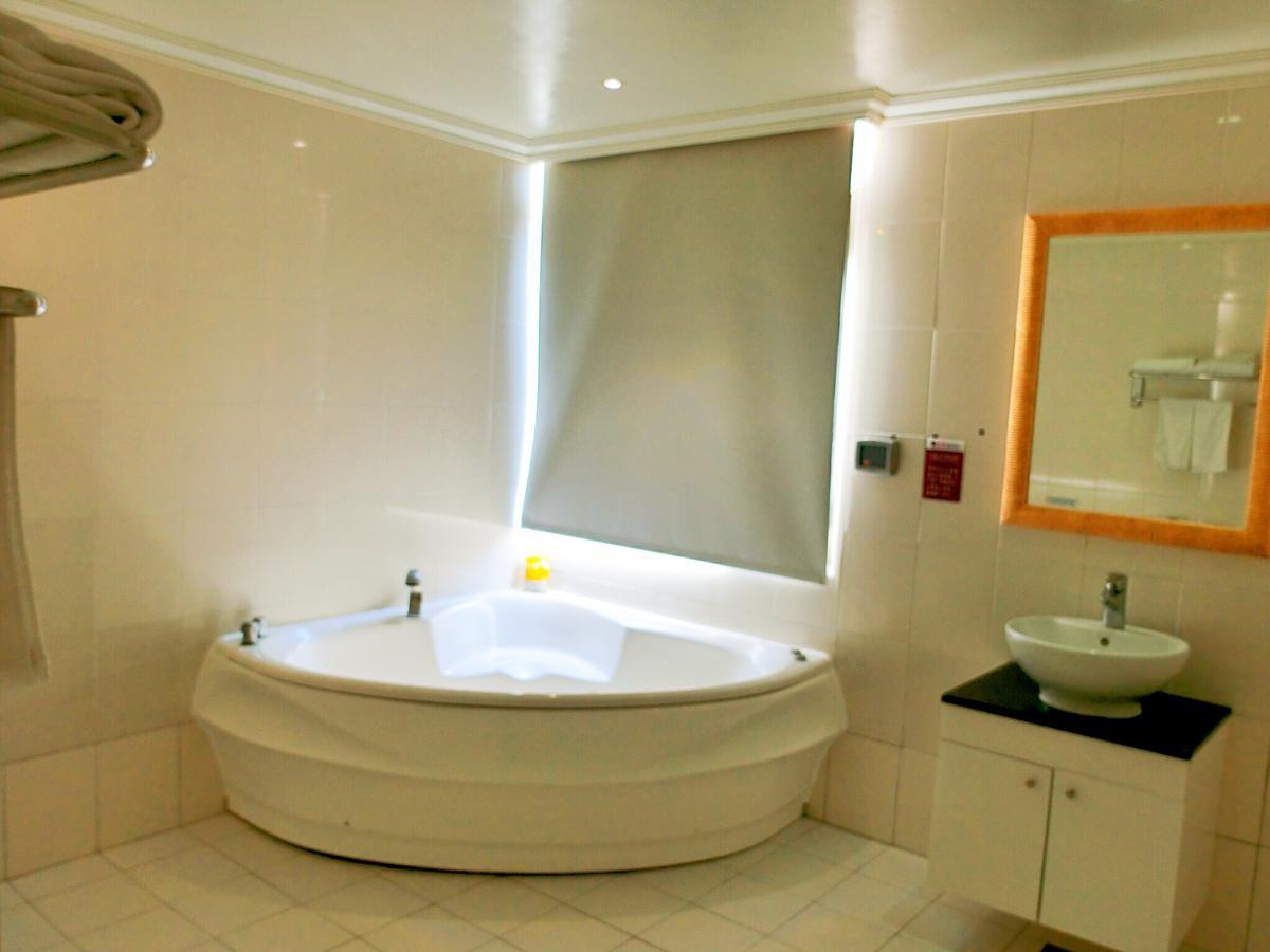 Huang Xing Motel Pingtung Esterno foto