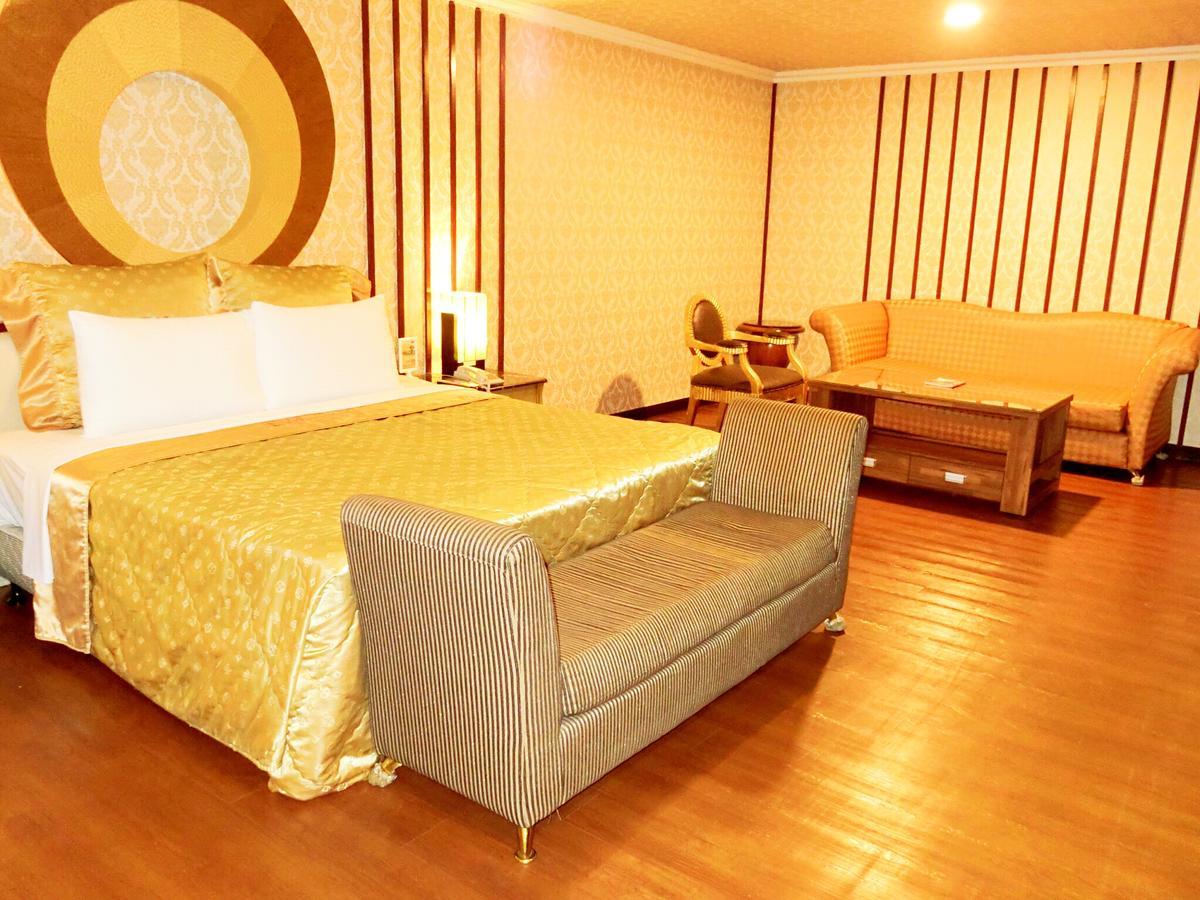 Huang Xing Motel Pingtung Esterno foto